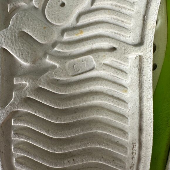 Native Star Wars Yoda Slip On Water Shoes Toddler Size 7 C7 - Picture 2 of 8